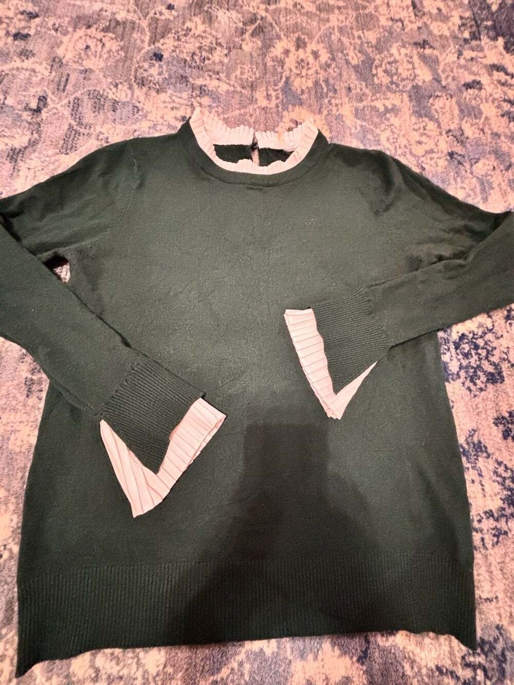 Milano Sweater Size L Green Pleated Trim